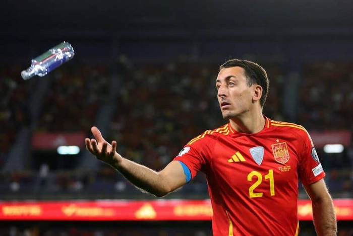 app下载-国际足联新规禁止球迷带水瓶入场|世界杯|世界杯球场|赛事|赛场|气温_新浪体育_新浪新闻